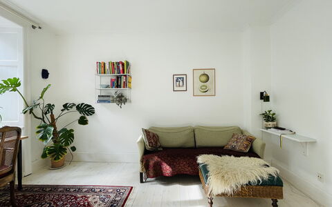 Close To The Lakes - Center - 2 People: Living Room