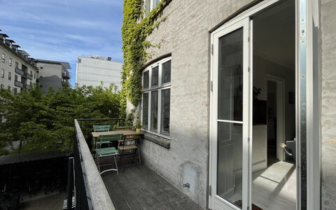 Close To The Lakes - Center - 2 People: Balcony / Terrace / Patio, Building Exterior, Outdoor