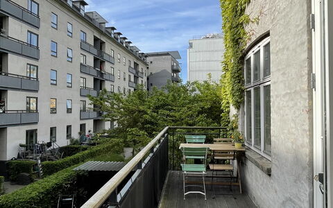 Close To The Lakes - Center - 2 People: Balcony / Terrace / Patio, Building Exterior, Outdoor