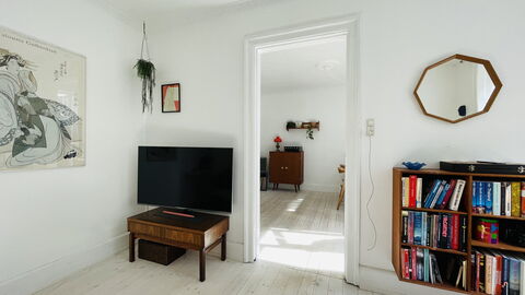 Close To The Lakes - Center - 2 People: Living Room