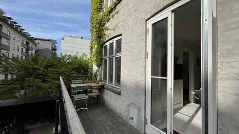 Close To The Lakes - Center - 2 People: Balcony / Terrace / Patio, Building Exterior, Outdoor