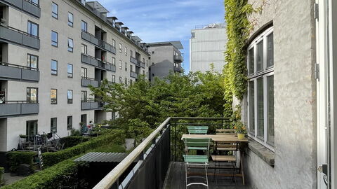 Close To The Lakes - Center - 2 People: Balcony / Terrace / Patio, Building Exterior, Outdoor