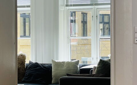 Super Central - Inner City - 6 Bedrooms: Living Room