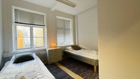 Super Central - Inner City - 6 Bedrooms: Bedroom