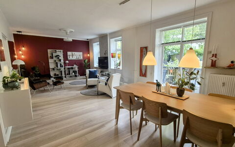 Close To Tivoli - 2 Bedrooms: Dining Room, Living Room