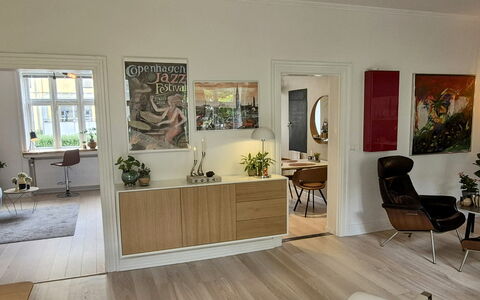 Close To Tivoli - 2 Bedrooms: Dining Room, Living Room