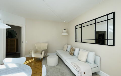 Østerbro - 1 Bedroom - 2 People: Dining Room, Living Room
