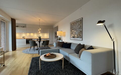 2 Bedrooms - 4 People - Free Parking: Dining Room, Kitchen, Living Room