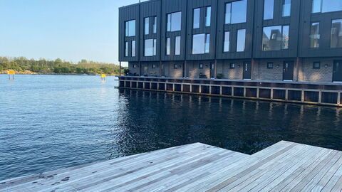 2 Bedrooms - 4 People - Free Parking: Outdoor