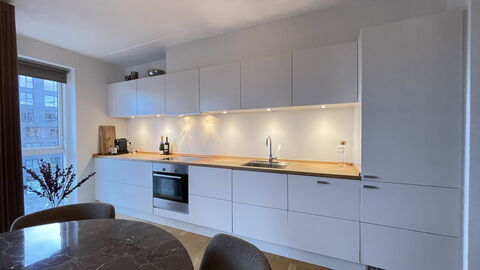 2 Bedrooms - 4 People - Free Parking: Dining Room, Kitchen