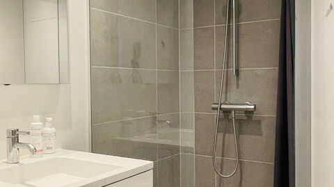 1 Br-2 People -super View Balcony- Parking: Bathroom