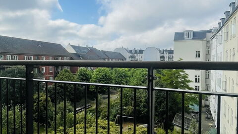 Perfect Place - 3 People - 2 Br: Balcony / Terrace / Patio, Outdoor