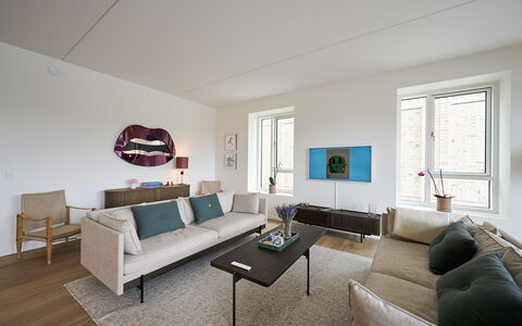 Exclusive- Center - 2br 2 Bath - Nyhavn - Min. 30 Days: Dining Room, Kitchen, Living Room