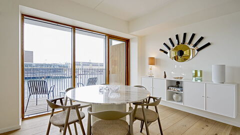 Exclusive- Center - 2br 2 Bath - Nyhavn - Min. 30 Days: Dining Room, Kitchen, Living Room