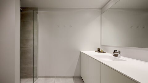 Exclusive- Center - 2br 2 Bath - Nyhavn - Min. 30 Days: Bathroom