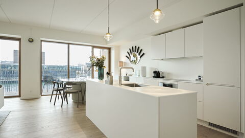 Exclusive- Center - 2br 2 Bath - Nyhavn - Min. 30 Days: Dining Room, Kitchen, Living Room