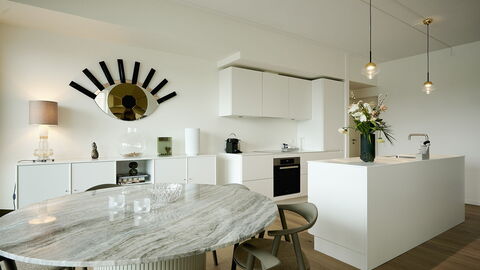 Exclusive- Center - 2br 2 Bath - Nyhavn - Min. 30 Days: Dining Room, Kitchen, Living Room