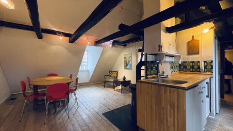 Absolute Center - 1 Br - 2 People - Inner City: Dining Room, Kitchen, Living Room