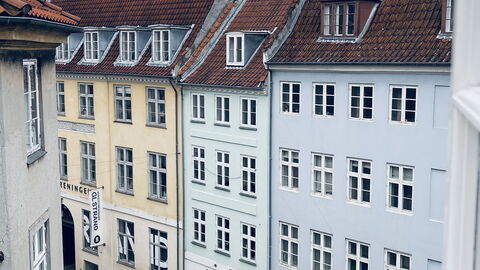 Absolute Center - 1 Br - 2 People - Inner City: Building Exterior, Outdoor