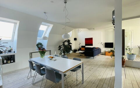 Vester Voldgade - Elegant 1 Bedroom Near Strøget: Dining Room, Living Room
