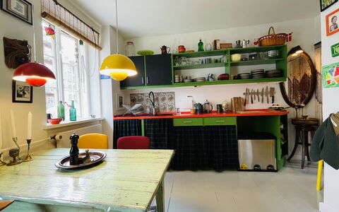 4 People - Super Location: Dining Room, Kitchen