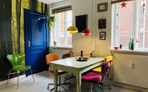 4 People - Super Location: Dining Room, Kitchen