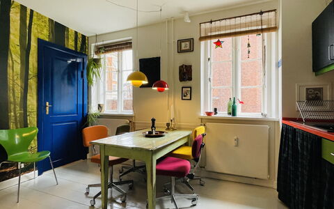 4 People - Super Location: Dining Room, Kitchen