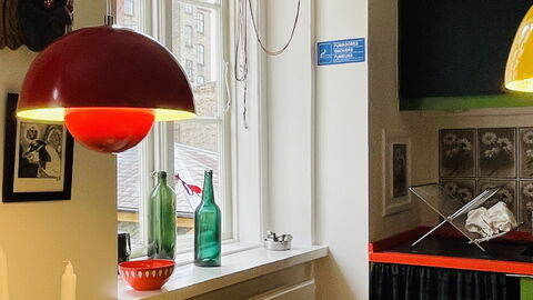 4 People - Super Location: Room Detail