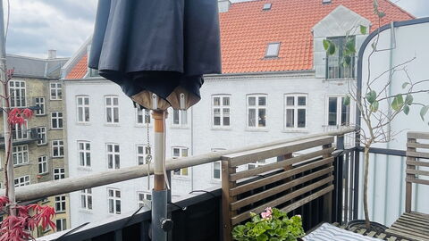 Frederiksberg - Close To Tivoli - 4 Br - 6 People: Balcony / Terrace / Patio, Building Exterior, Outdoor
