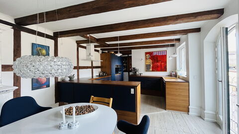 Ultimate Location - Private Roof Terrace - 2 Bedrooms - 4 People: Dining Room, Kitchen