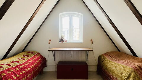 Ultimate Location - Private Roof Terrace - 2 Bedrooms - 4 People: Bedroom