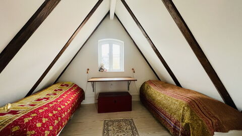 Ultimate Location - Private Roof Terrace - 2 Bedrooms - 4 People: Bedroom