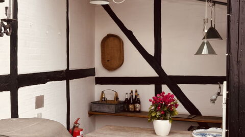 Ultimate Location - Private Roof Terrace - 2 Bedrooms - 4 People: Outdoor