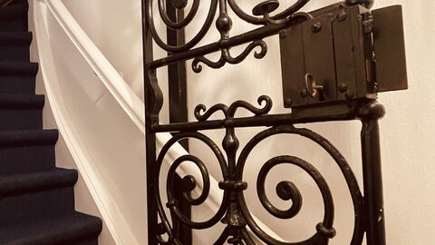 Ultimate Location - Private Roof Terrace - 2 Bedrooms - 4 People: Other Room