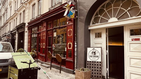 Ultimate Location - Private Roof Terrace - 2 Bedrooms - 4 People: Building Exterior, Outdoor