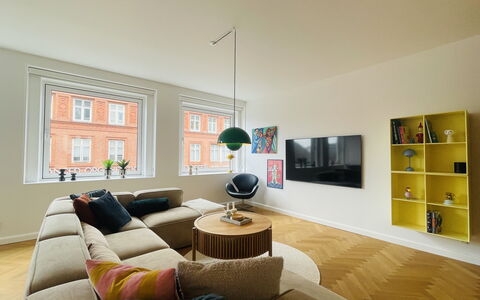 Close to Tivoli Garden -3 Br - 6 People -City Center: Living Room