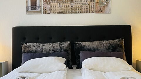 Pedestrian Street - Center - 7 Br - 14 Guests: Bedroom