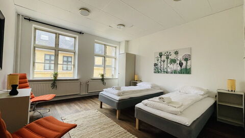 Pedestrian Street - Center - 7 Br - 14 Guests: Bedroom