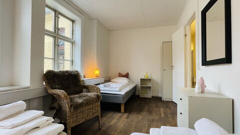 Pedestrian Street - Center - 7 Br - 14 Guests: Bedroom