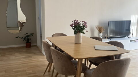 Nørrebro - 2br - 4 People - Close To Metro: Dining Room, Living Room