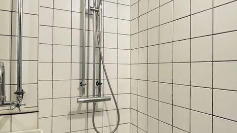 Vesterbro - 2 Br - Cozy - Metro - Tivoli -4 People: Bathroom