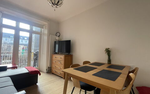 Østerbro - 3 Br - 5 People - Close Metro: Dining Room, Living Room