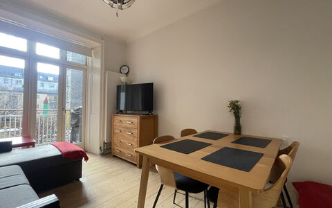 Østerbro - 3 Br - 5 People - Close Metro: Dining Room, Living Room