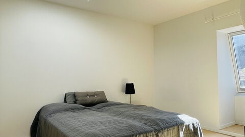 Center - 3 Br - 6 People - Close To Metro: Bedroom