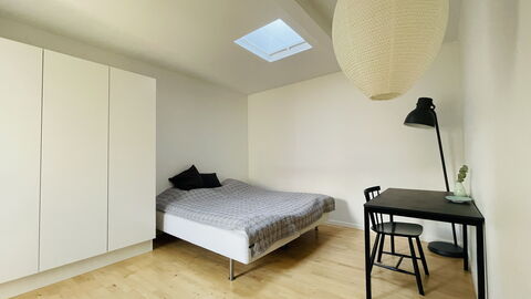 Center - 3 Br - 6 People - Close To Metro: Bedroom