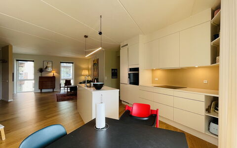 Carlsbergcity - 3br - 4 To 5 People - Family: Dining Room, Kitchen