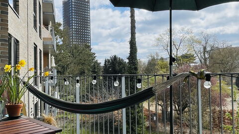 Carlsbergcity - 3br - 4 To 5 People - Family: Balcony / Terrace / Patio, Building Exterior