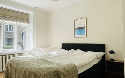 Nørrebro - Small Family - 2 Adults And Baby: Bedroom