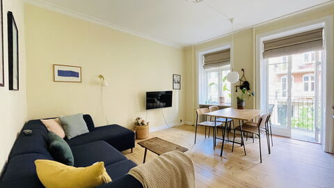 Nørrebro - Small Family - 2 Adults And Baby: Dining Room, Living Room