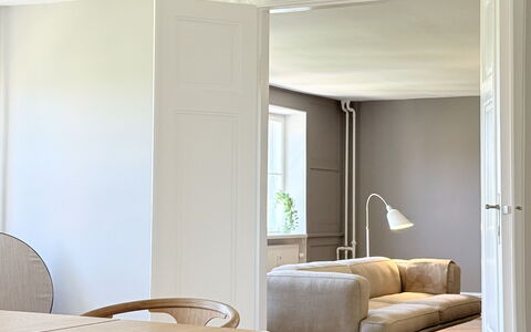 Center - Kings Garden - 6 People - Luxury - 4br: Dining Room, Living Room